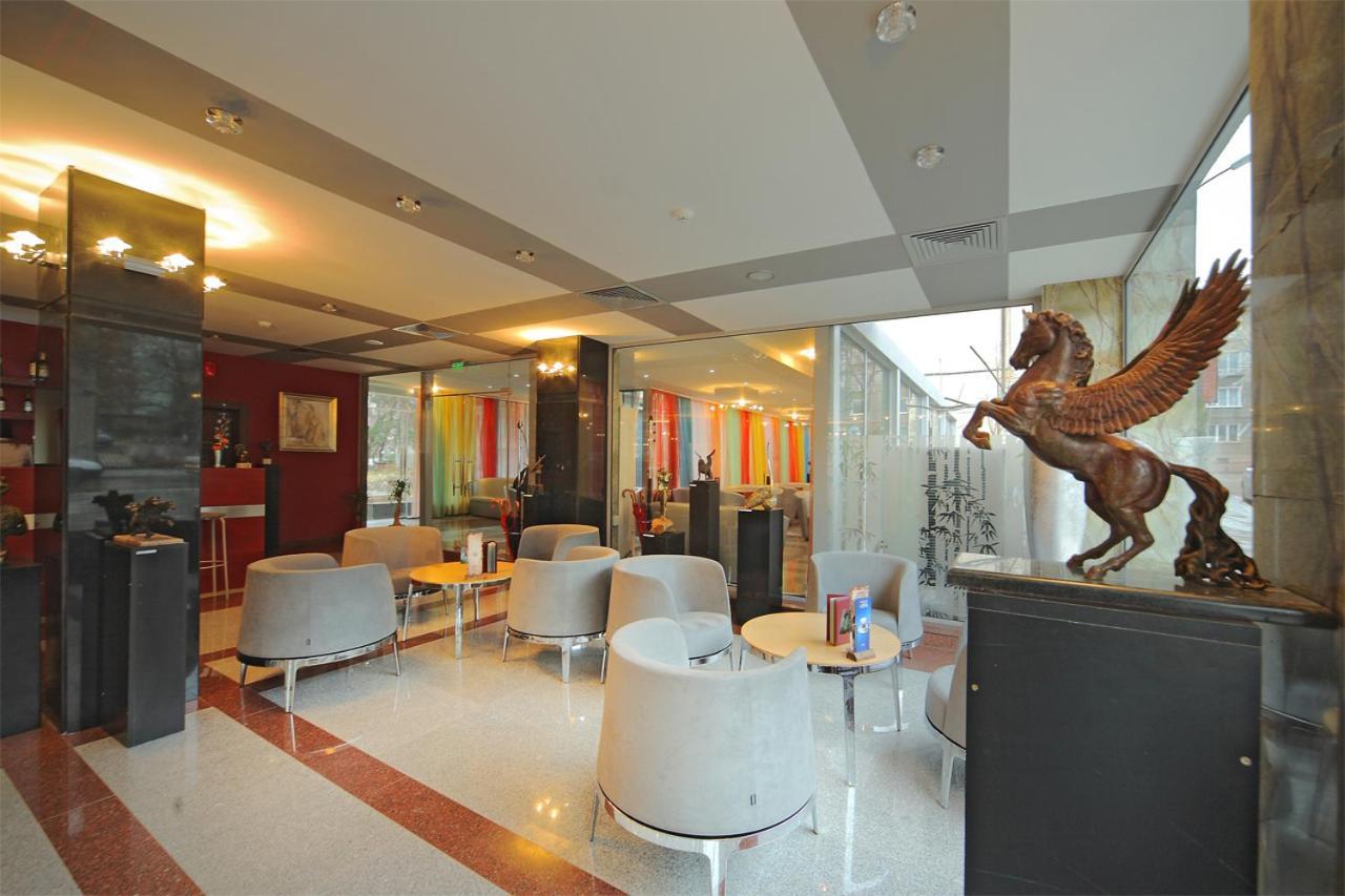 Hotel City Pleven ภายนอก รูปภาพ